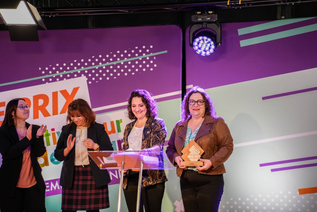 Remise du trophée à l’entreprise Caillau, qui obtient le prix activateur de maintien dans l’emploi et d’évolution professionnelle