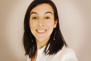 Photo de Maud Richet. Femme souriante