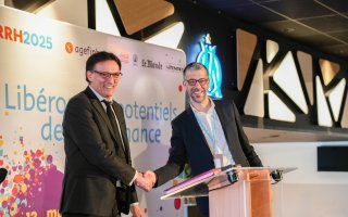 Signature de convention entre l'Agefiph et Ikéa. En présence de Christian Ploton, Président de l'Agefiph et Olivier Gondry, Directeur des ressources France IKEA
