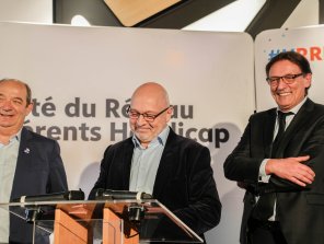 Signature de la convention entre l'Agefiph, représentée par son Président Christian Ploton, et l'Apec, représentée par son Président Pierre Damiani et son Directeur général Gilles Gateau